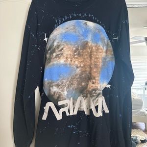 Ariana Grande long sleeve